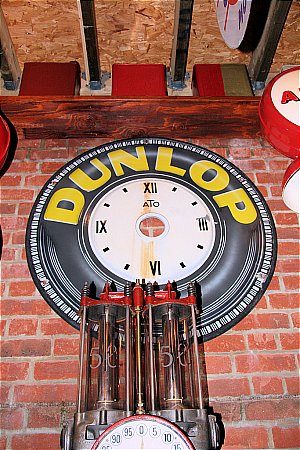 DUNLOP CLOCK - click to enlarge